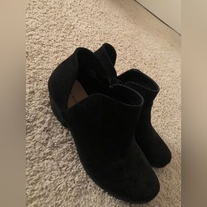 Black ankle dip booties Torrid Size 12